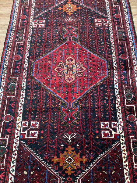 Ručne viazaný vintage koberec