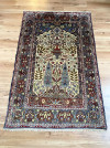 Nádherný perzský koberec