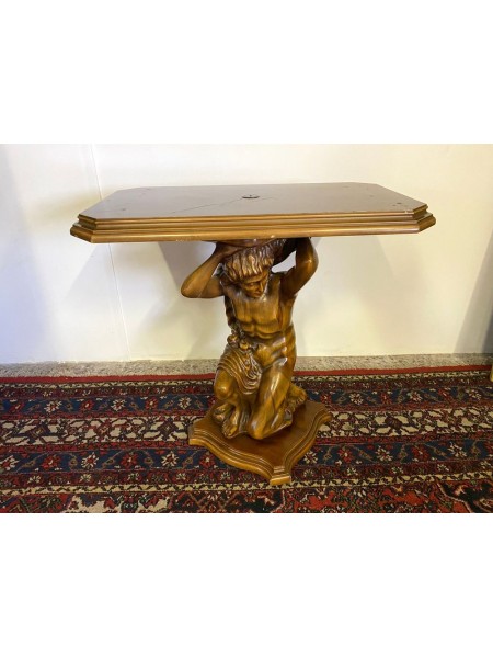 Figuratívny drevený stôl