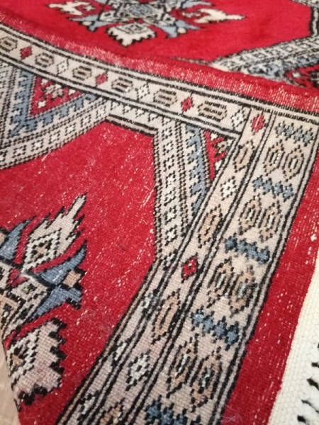 Unikátny dlhý ručne viazaný Buchara koberec TOP stav 135 x 48 cm